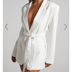 Show po blazer dress